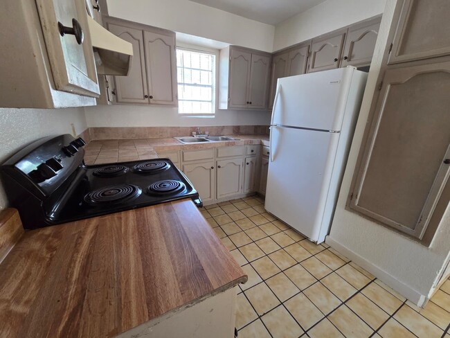 Foto del edificio - 2704 E Kearney St