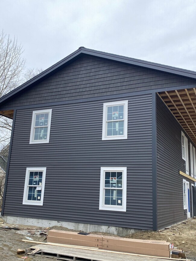 Building Photo - WAITING LIST for Bronson Street Apartment ...