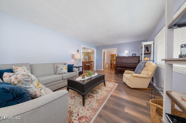 Foto del edificio - 4217 Canterbury Dr