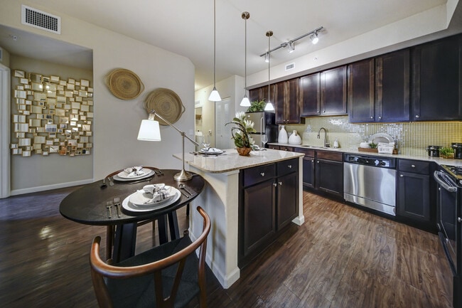 Interior Photo - 33 WEST