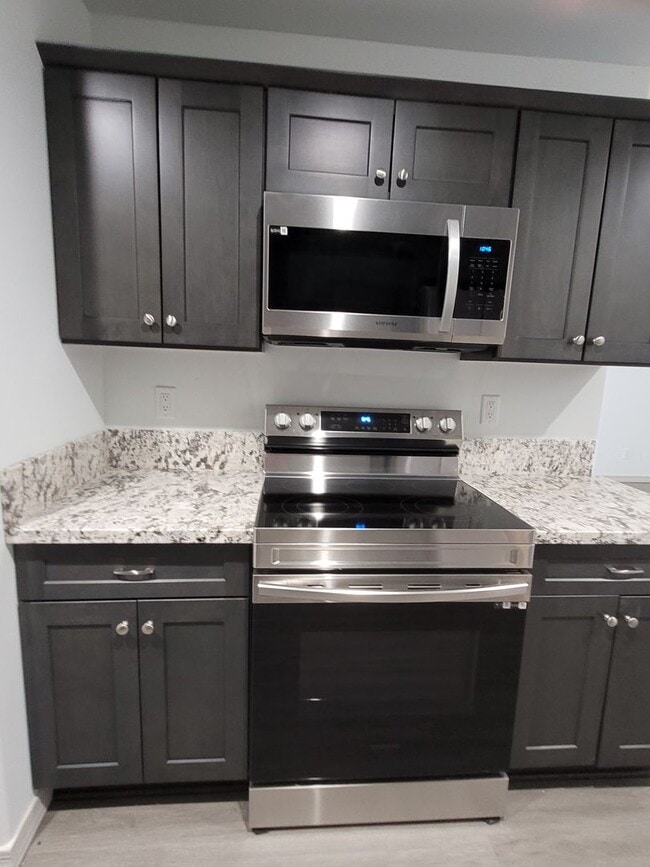 Foto del edificio - Brand New Construction Duplex