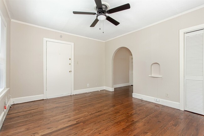 Photo - 5900 Oram St Apartment