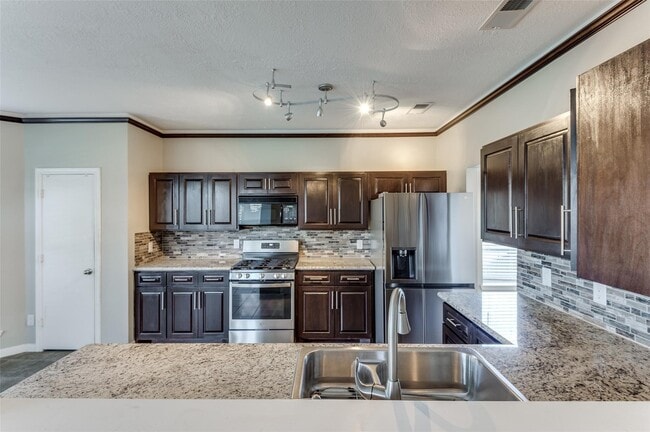 Building Photo - 14334 Cypress Meadow Dr