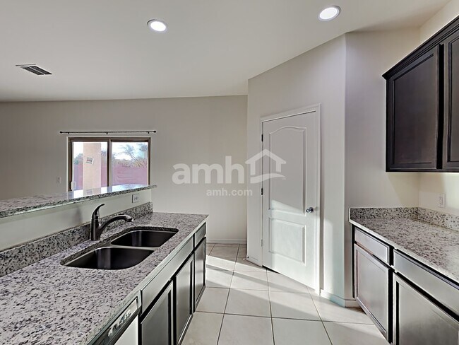 Building Photo - 11755 West Vanderbilt Farms Way