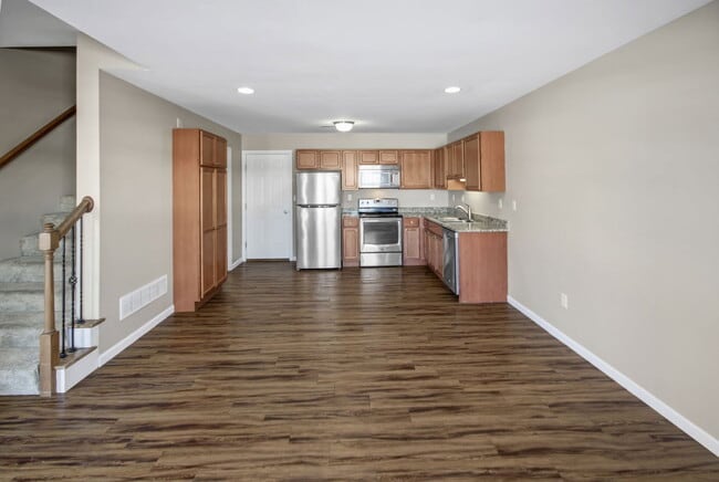 Building Photo - 302 Starwood Dr