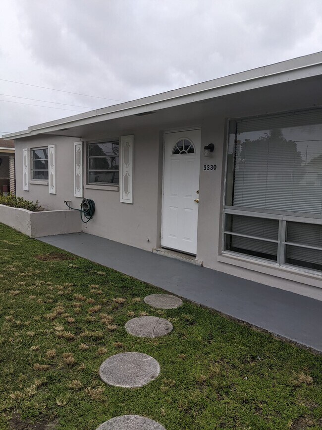 Foto del edificio - 3330 NW 14th St