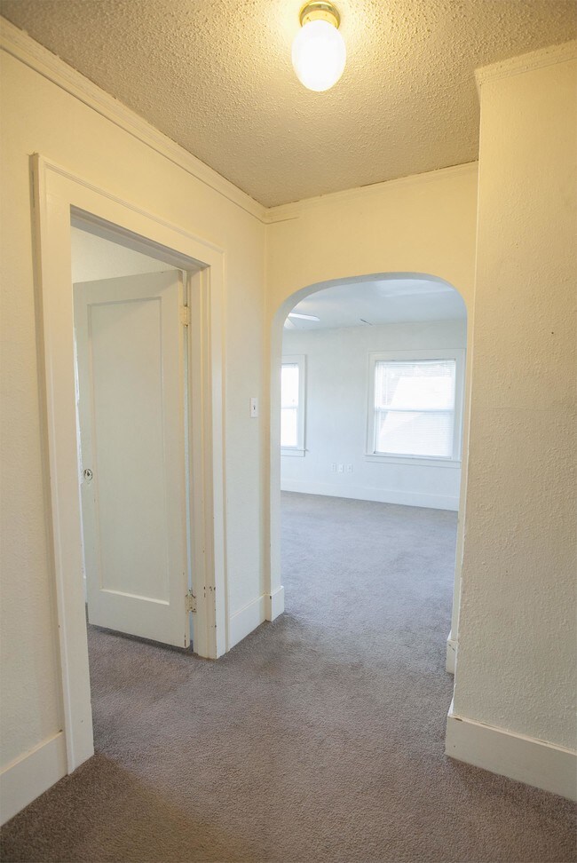 Building Photo - 3910 S Yakima Ave