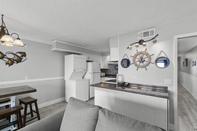 Foto del edificio - 8743 Thomas Dr