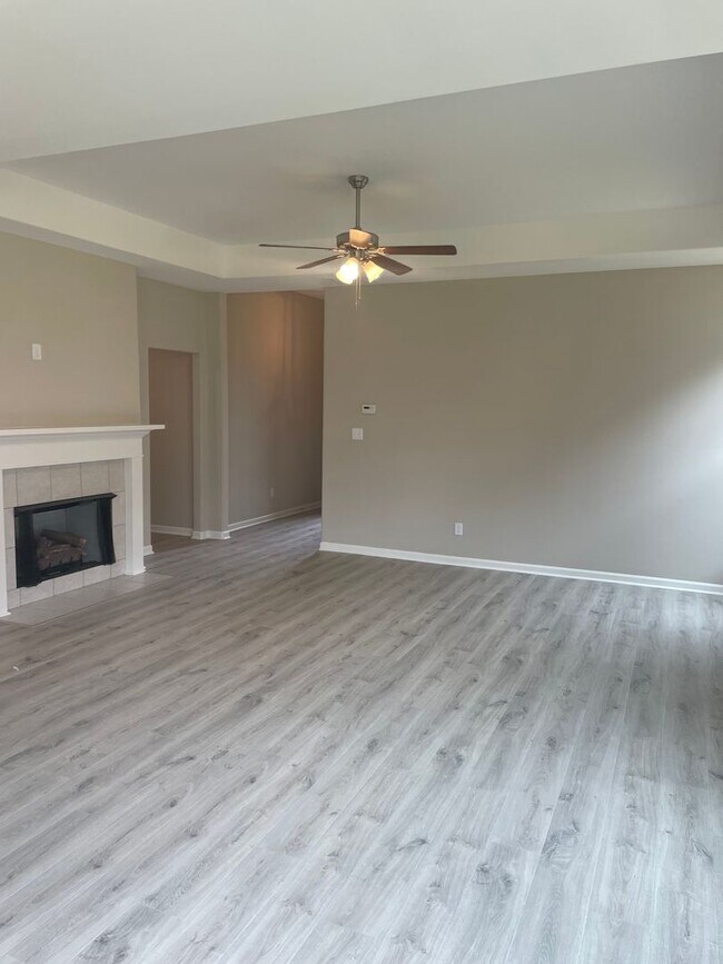 Foto del edificio - 4 BR/3 BA in Central Park area of Southave...