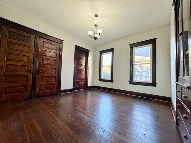 Building Photo - 3-Bedroom Home Blending Historic Charm & Modern Style in 12 Points District