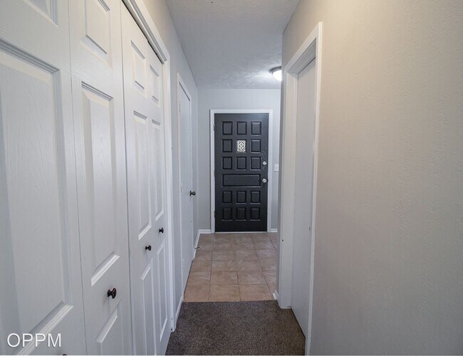 Foto del edificio - 5 br, 3.5 bath House - 15243 Shirley St
