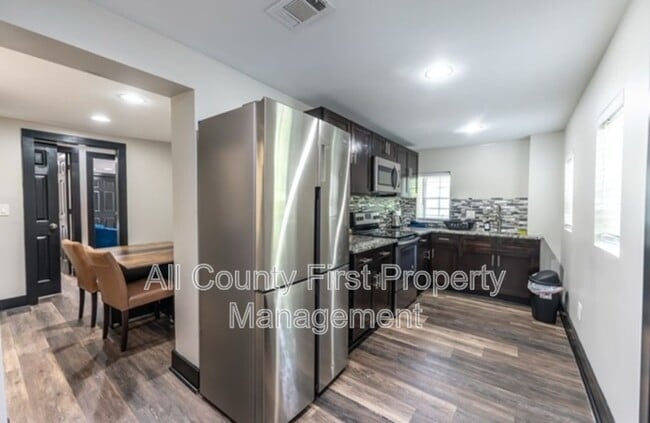 Foto del edificio - 1764 Spring Ave
