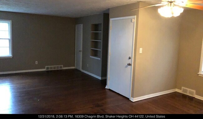 Foto del edificio - SHAKER HEIGHTS 3 bed/ 1.5 Bath DOWN