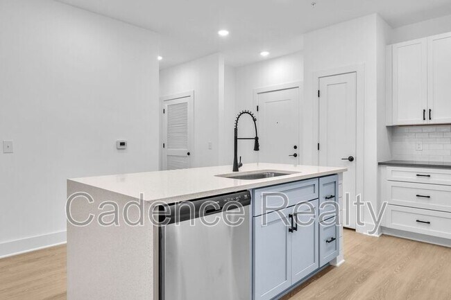 Building Photo - 610 S Kerr Ave