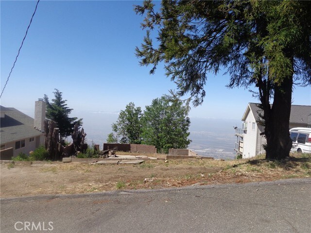 Primary Photo - 1025 Summit Dr