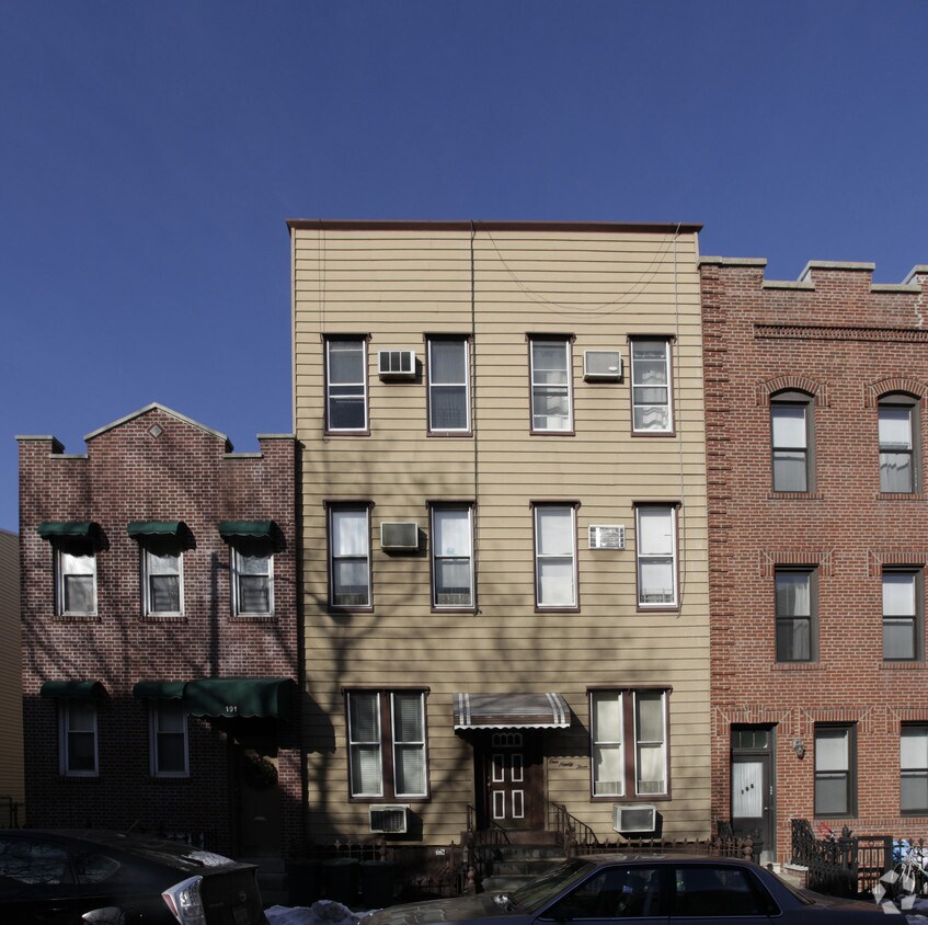 Building Photo - 193 Java St