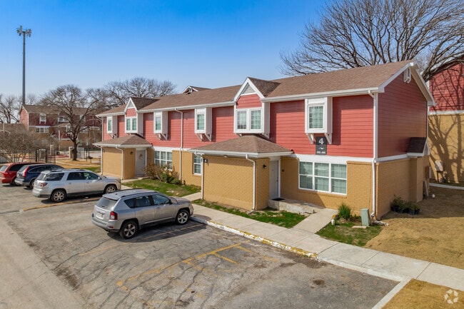 Building Photo - Arbors at West Avenue Apartments