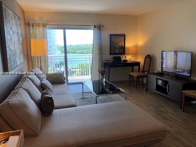Foto del edificio - 400 Kings Point Dr