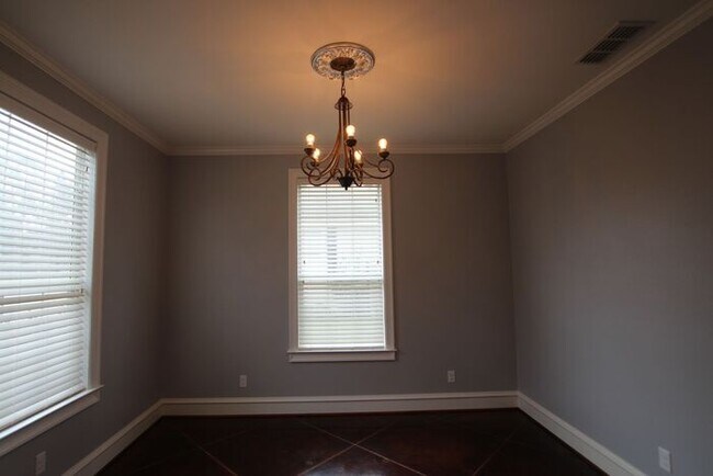 Foto del edificio - 1051 S Donnybrook Ave