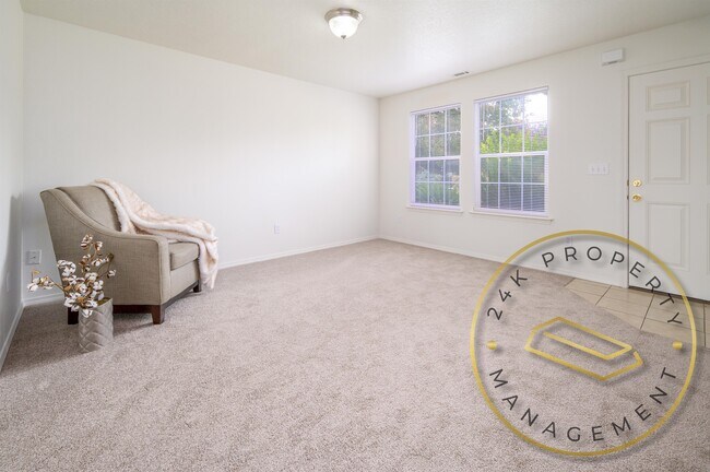 Foto del edificio - 1056 E Grand Canyon St