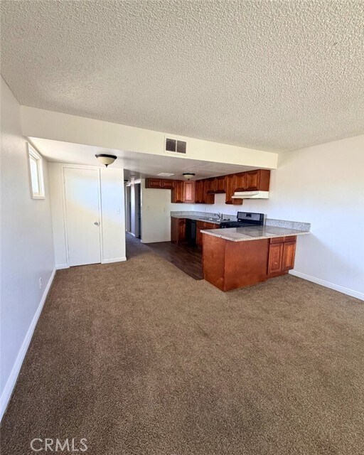 Foto del edificio - 8026 Juniper Ave