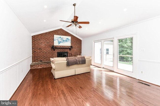 Foto del edificio - 8504 Shadeway Pl