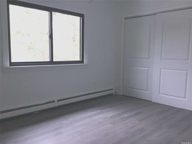 Building Photo - 27 Stuart Dr