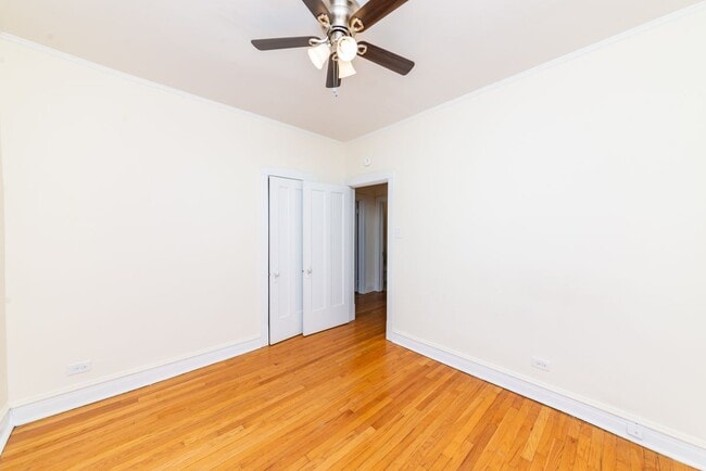 Foto del edificio - 2480 N Lincoln Ave