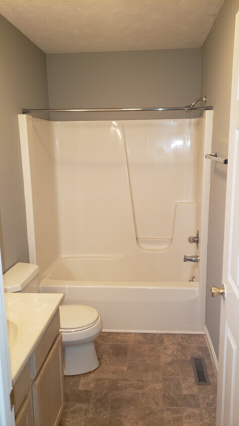 Primary Photo - 102 W Shelbourne Dr