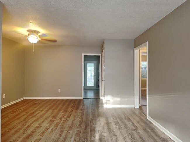 Foto del edificio - 3412 Sandner Ct
