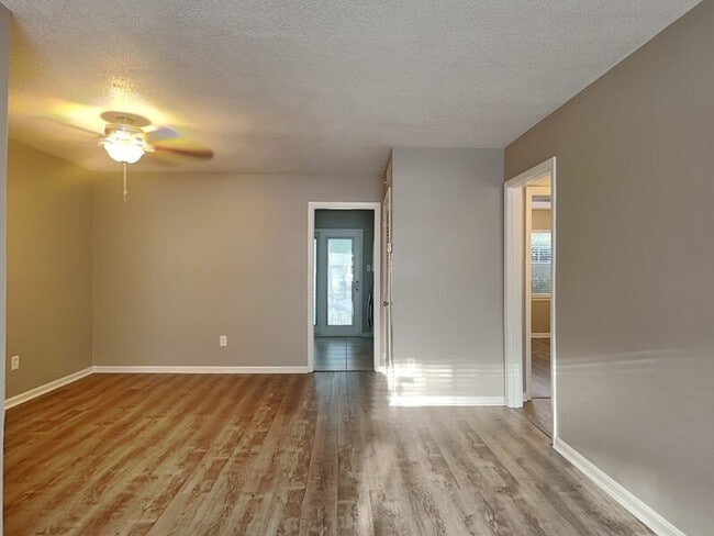 Building Photo - 3412 Sandner Ct