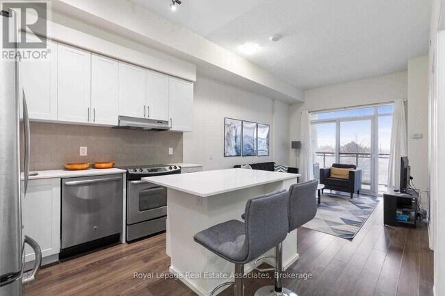 Building Photo - 2560 Eglinton Ave W