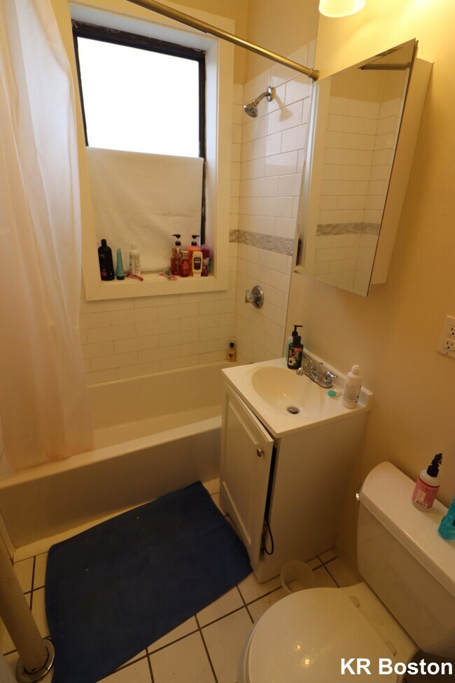 Building Photo - 313 Summit Ave