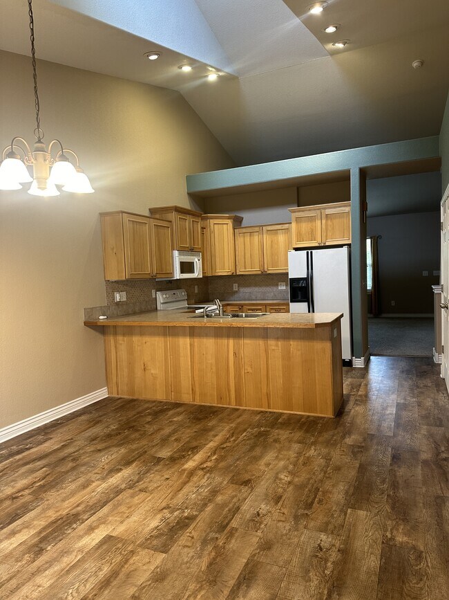 Foto del edificio - 3610 Porto Fino Ave