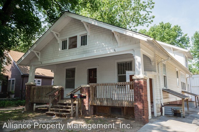 Building Photo - 323 N 15th St