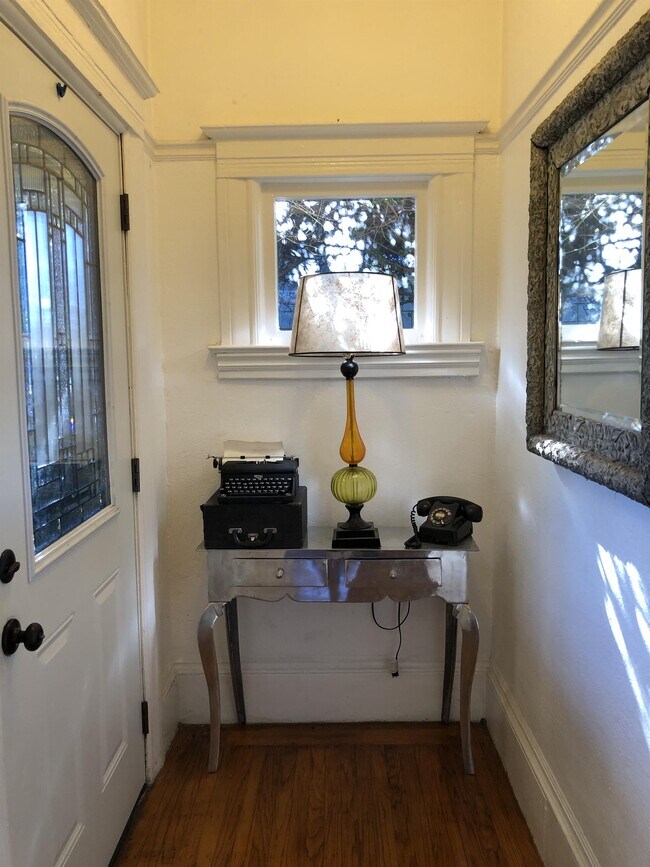 Foto del edificio - 3725 West St