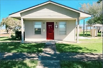 Building Photo - 425 FM 631