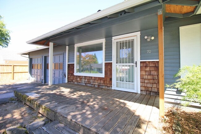 Building Photo - Updated 3 Bedroom Ranch Home – Gresham