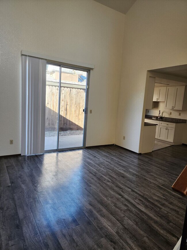 Building Photo - 1313 Claus Rd