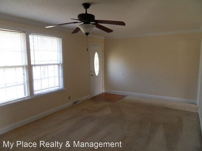Building Photo - 3 br, 1.5 bath House - 215 Maplewood Dr