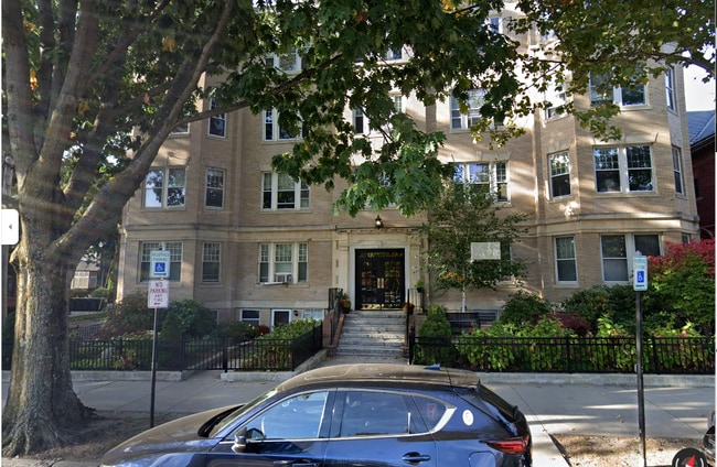 Building Photo - 1768 Beacon St