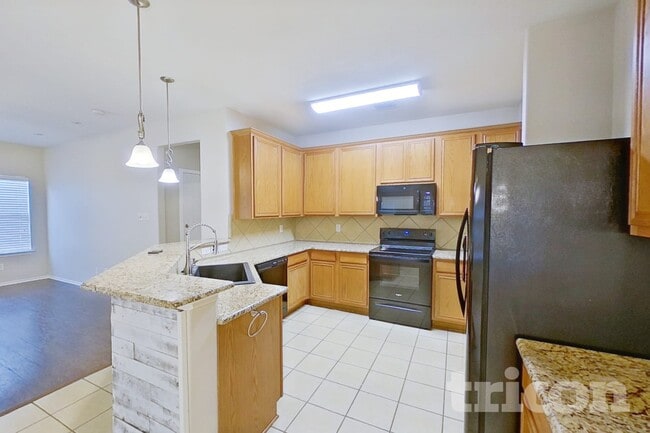 Building Photo - 320 Rowdy Dr