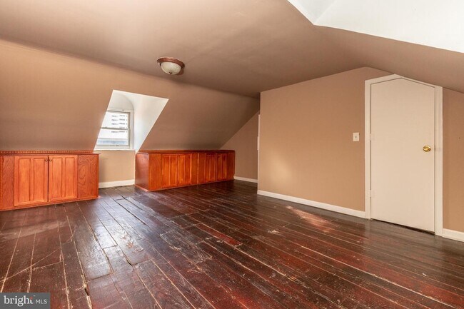 Building Photo - 2032 Chestnut St
