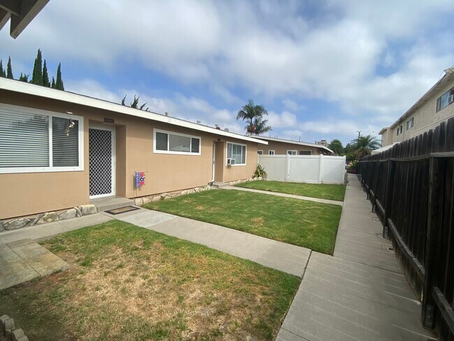 Vista frontal desde la puerta trasera - 4164 Howard Ave