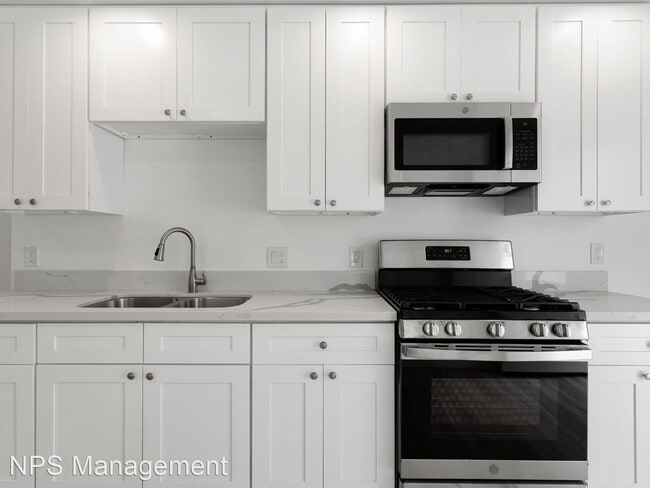 Building Photo - 2 br, 1 bath Apartment - 2049 Cerritos Ave...