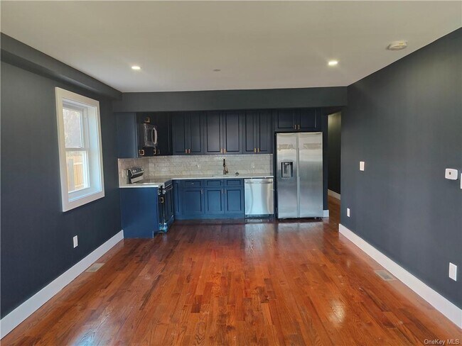 Building Photo - 416 Revere Ave