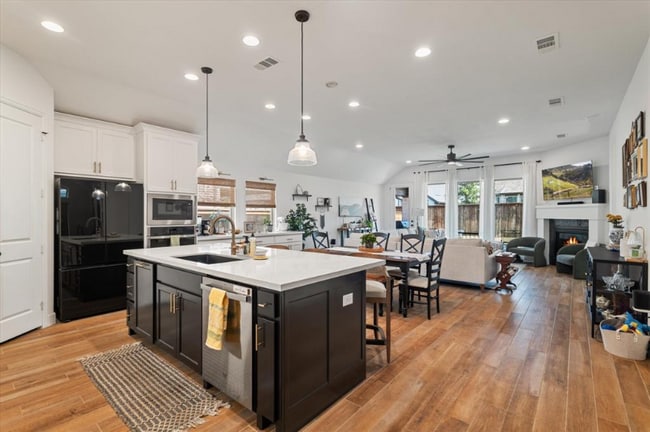 Building Photo - 2913 Peartree Ln