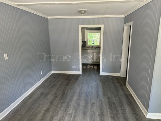 Building Photo - 305 E Battle Ave