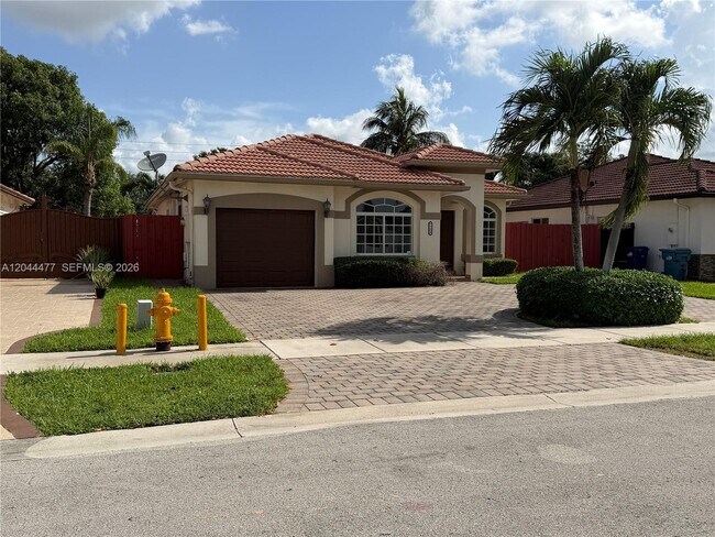 Foto del edificio - 7753 NW 201st Terrace