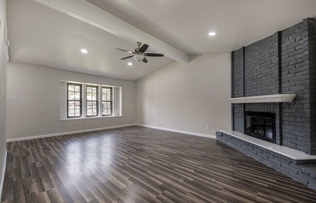 Foto del edificio - 9223 Ridgeland St